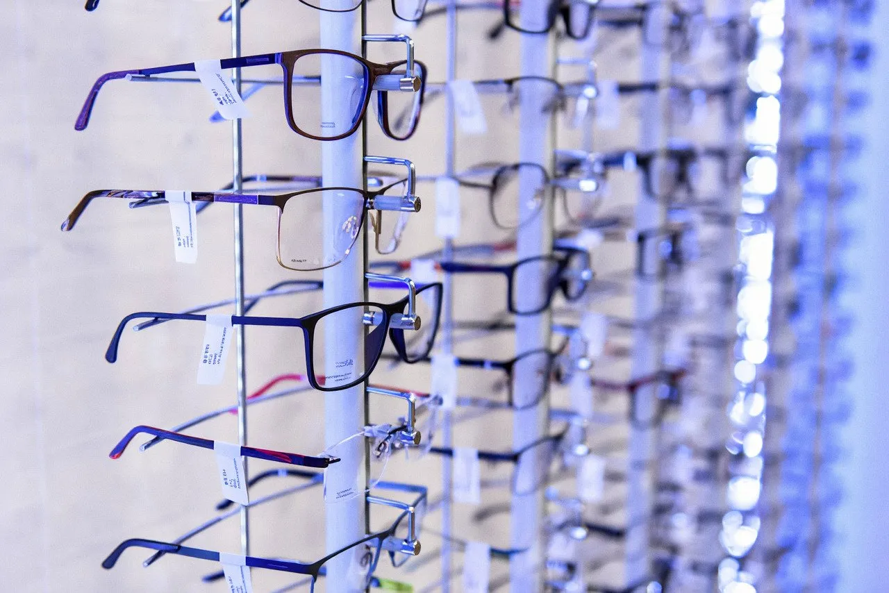 Optometrista alebo očný lekár? Aký je medzi nimi rozdiel a ku komu ísť,Zubná klinika Redaj - Košice -Prešov Petrovany